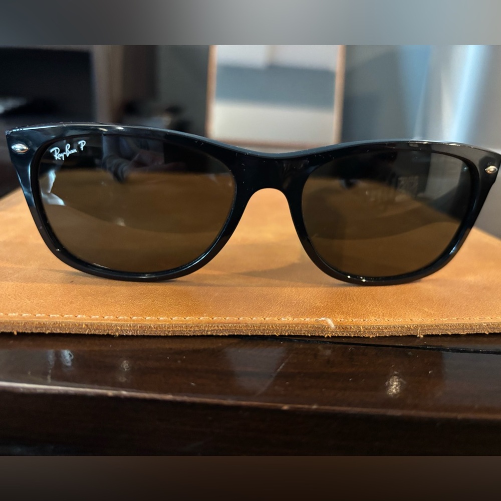 Ray-Ban Like New Wayfarer Black Sunglasses